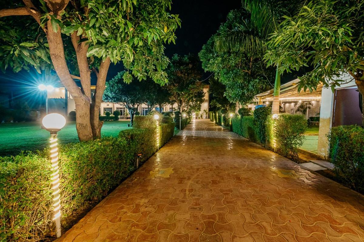 Aditya Palace Πουσκάρ Εξωτερικό φωτογραφία