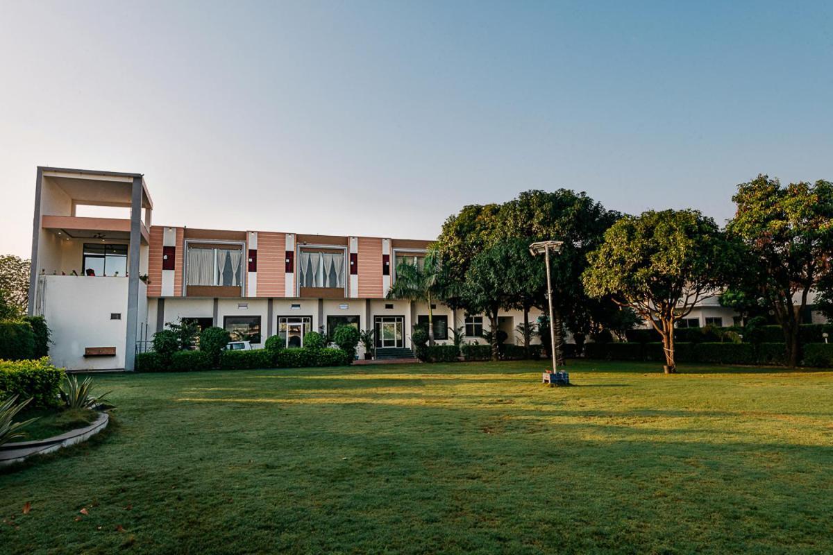 Aditya Palace Πουσκάρ Εξωτερικό φωτογραφία
