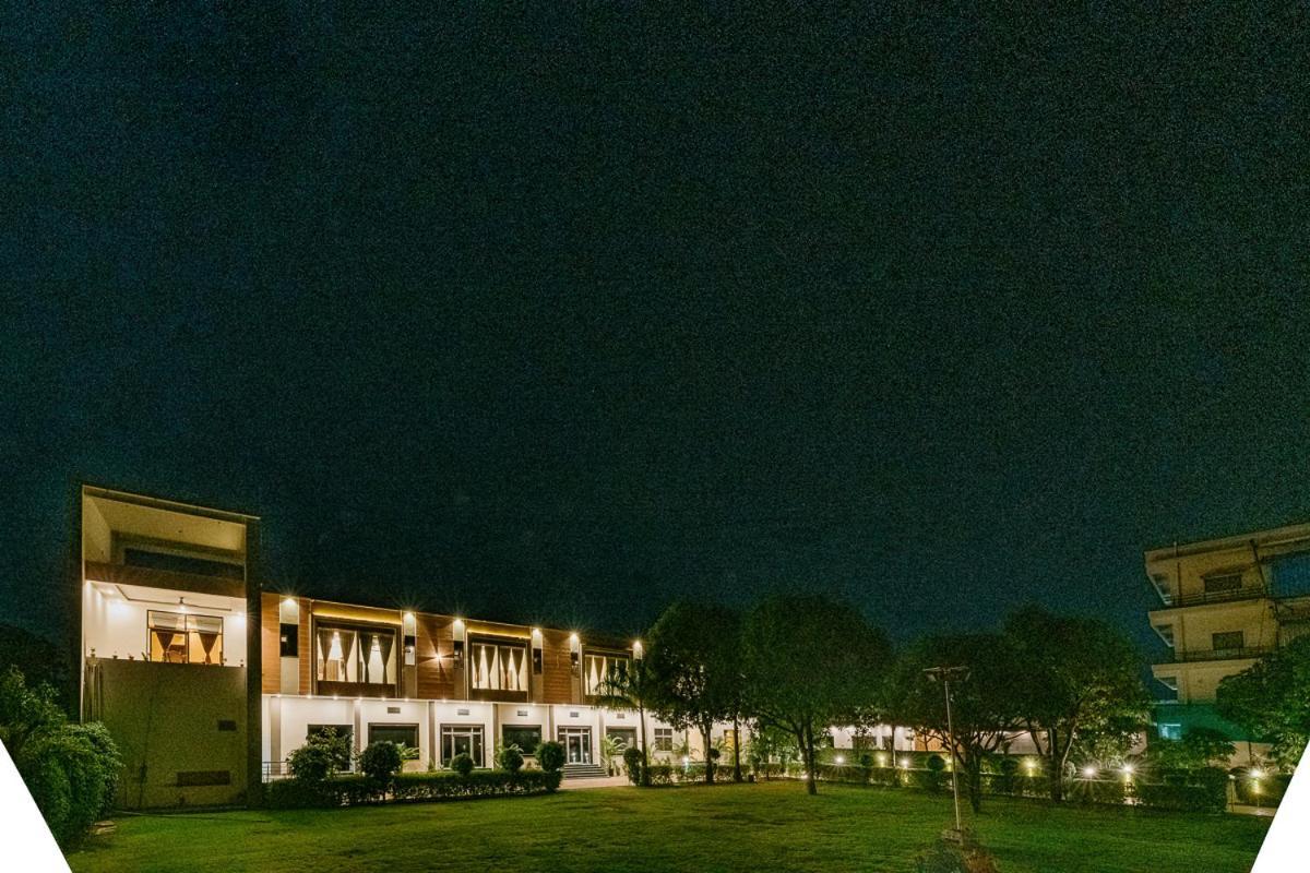 Aditya Palace Πουσκάρ Εξωτερικό φωτογραφία